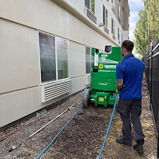Hilton-Inn-stucco-soft-washing 5